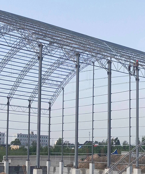 ?鋼結構具有強度高、剛性好、耐腐蝕、施工周期短等優點